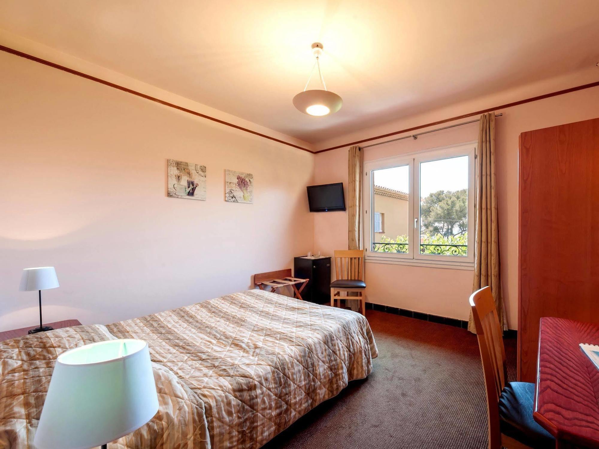 Hotel Le Provencal Logishotels Les Issambres Luaran gambar