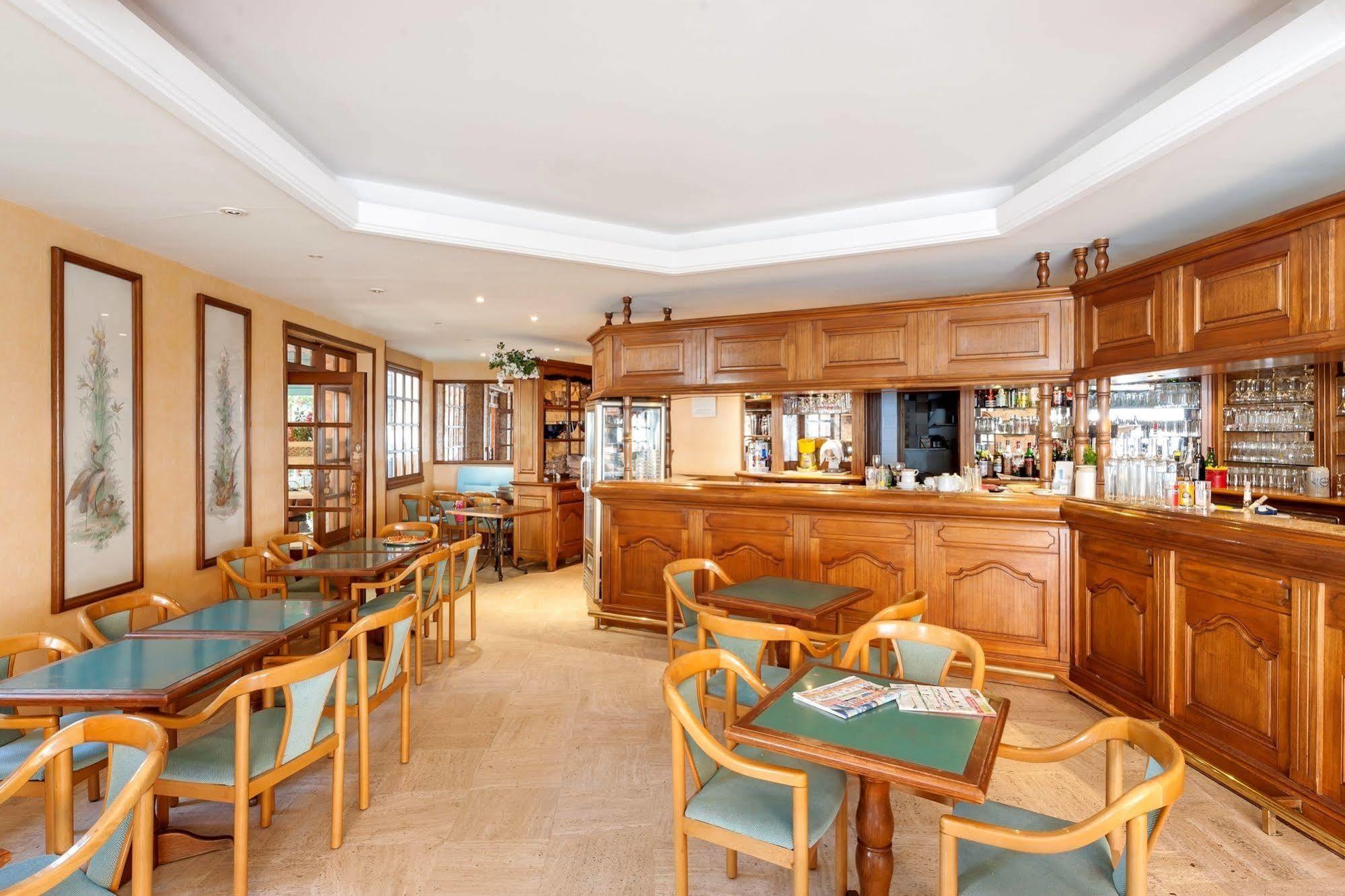 Hotel Le Provencal Logishotels Les Issambres Luaran gambar